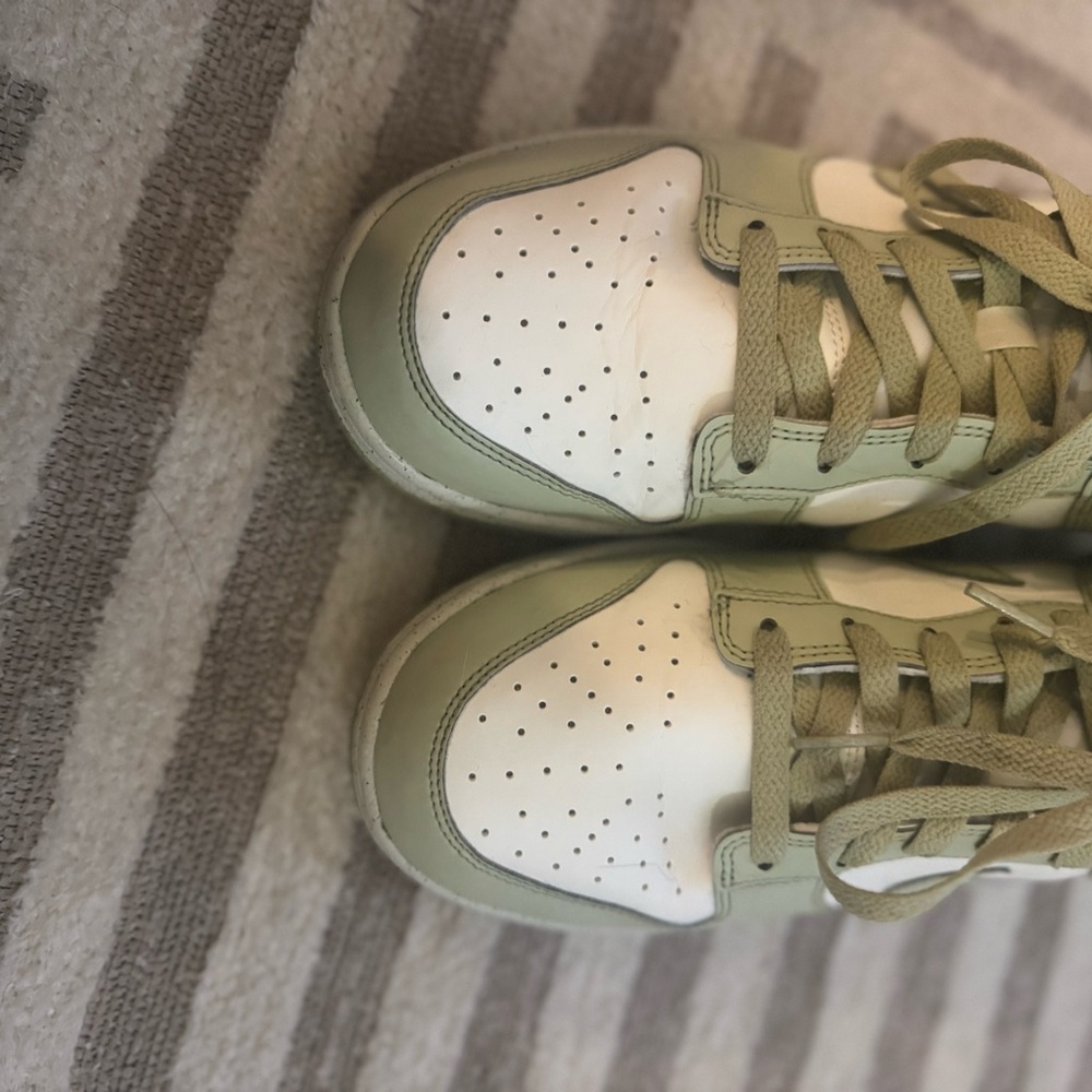 Nike Dunk Low “Sequoia/Sail” 🌿 size 10 Clean & Lightly Worn
